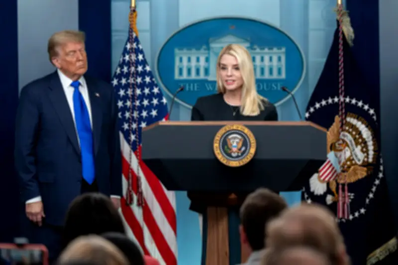 Trump destituye a su fiscal general Pam Bondi en medio de tensiones internas