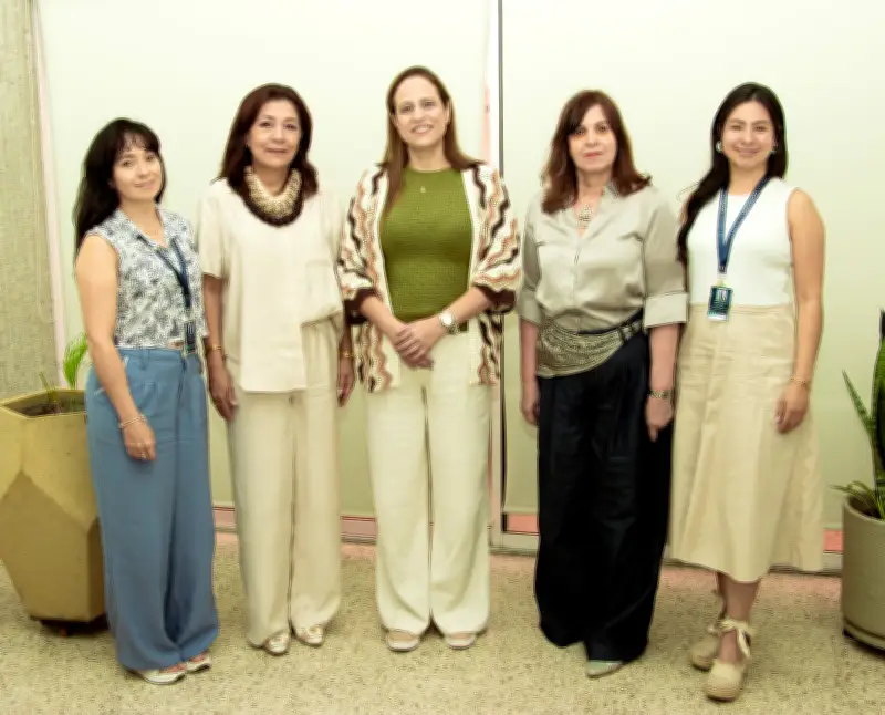 UCC Bucaramanga recibe a investigadora brasileña para fortalecer cooperación