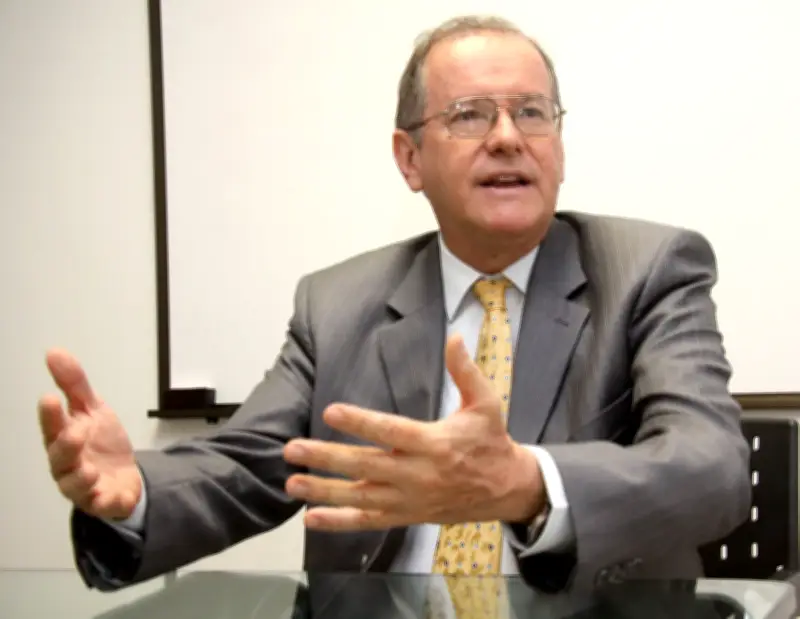 Universidad Icesi convoca a homenaje bajo el samán para exrector Francisco Piedrahita