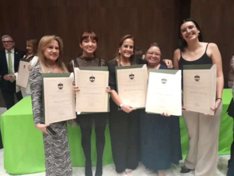 UTS de Santander reconoce a docentes destacados en ceremonia de excelencia académica
