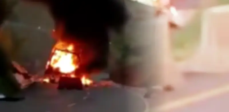 Vía Panamericana cerrada por tractocamión incendiado en Santander de Quilichao