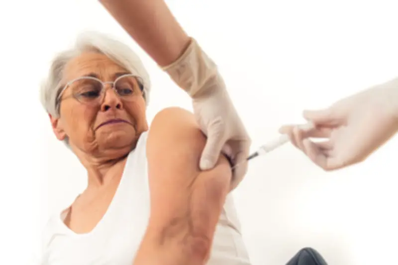 Vacunación en adultos mayores: clave para una longevidad con calidad y bienestar