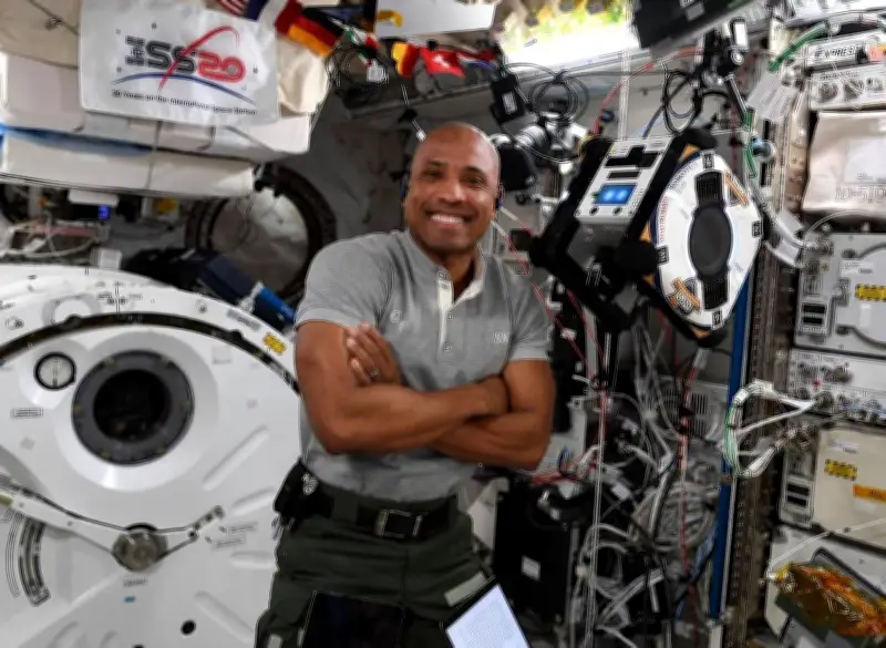 Víctor Glover envía mensaje humano desde Artemis II: reflexión sobre la Tierra y amor a su esposa
