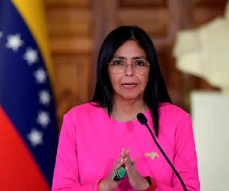 Venezuela sube salario mínimo a US$240 y pensiones a US$70