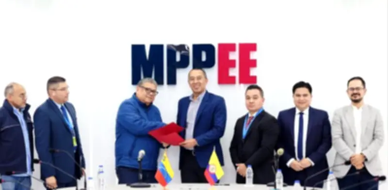 Venezuela y Colombia firman acuerdo para reactivar conexión eléctrica