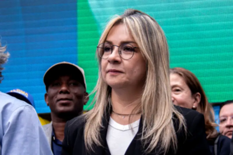 Vicky Dávila responde a Diana Ángel tras apoyo a Iván Cepeda en redes sociales