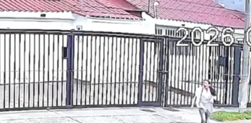 Video impactante capta robo a mujer en Nicolás de Federmán: autoridades buscan a motoladrones