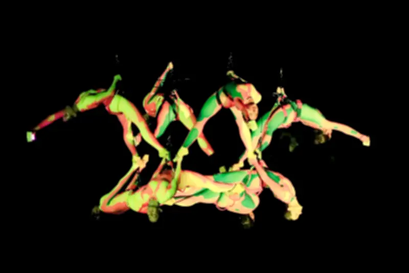 Zenit Aerial Ballet cierra el FIAV 2026 en Bogotá con el espectáculo aéreo 'Nexus'