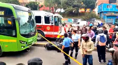 Accidente fatal en Bogotá: bus del SITP atropella y mata a motociclista en la Caracas