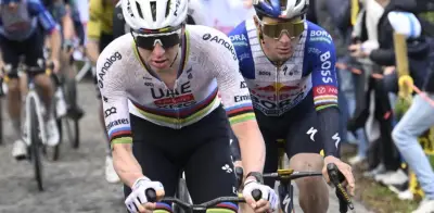 Bélgica inicia proceso judicial contra Pogacar y Evenepoel por saltarse semáforo en rojo