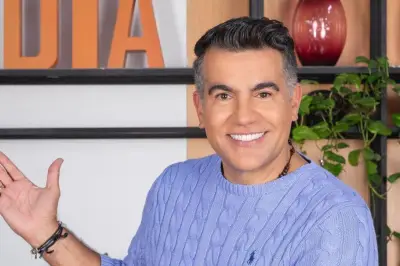 Carlos Calero, de Día a Día, se lanza como cantante de boleros en el Teatro Astor Plaza