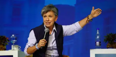 Claudia López exige tres debates presidenciales por ley tras polémica de Cepeda