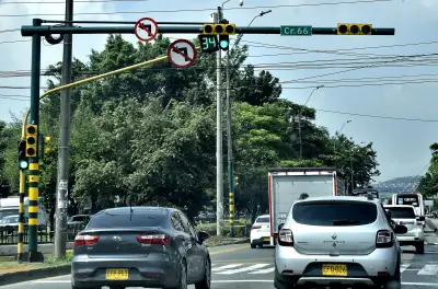 Concejal de Cali propone que Enruta asuma control de semáforos inteligentes tras fallas