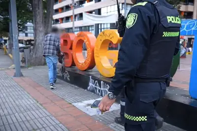 Consumidores de sustancias en Parque de los Hippies compensan comparendos con limpieza pública