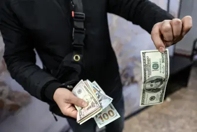 Dólar abre en COP 3.615: guerra en Oriente Medio y tasas de la Fed marcan la semana