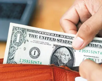 Dólar en Colombia registra caída del 14% en el último año mientras la TRM se ubica en COP 3.675,81