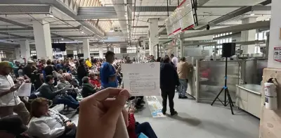 Dos horas y media de espera por cinco minutos de atención: crónica de una mañana en el SuperCADE CAD