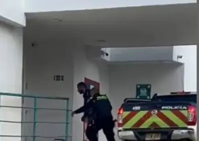 Escolta de vigilancia privada resulta herido por disparo accidental en Bolívar