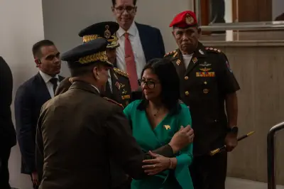 Estados Unidos derroca a Maduro y purga a sus aliados en Venezuela