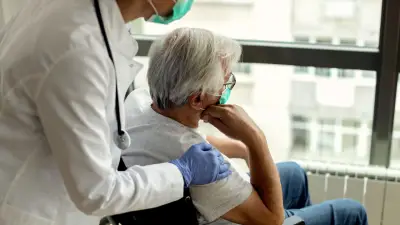 Expertos alertan sobre complicaciones de meningitis tras brote en Inglaterra