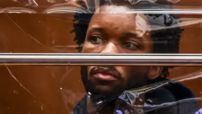 Fiscalía de Los Ángeles acusa a D4vd de asesinar con motosierra a menor