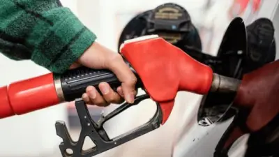 Gasolina subirá 400 pesos por galón desde el 1 de mayo en Colombia