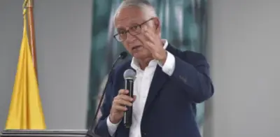 Gobierno niega crisis de salud y defiende mayor inversión histórica