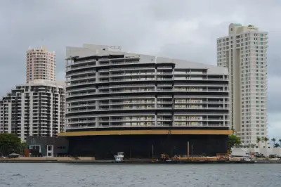 Implosión del Mandarin Oriental en Miami marca inicio de megaproyecto inmobiliario de lujo