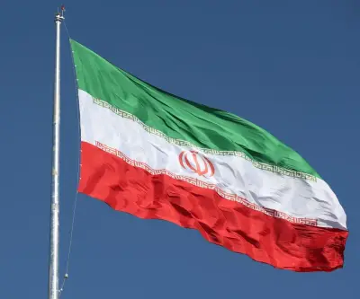 Irán rechaza negociaciones con EE.UU. bajo presión y exige cambio de política