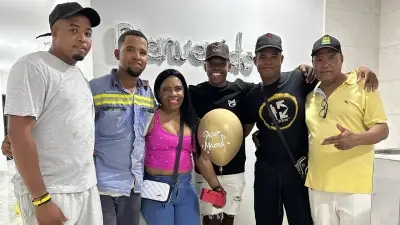 Álvaro Meléndez cumple promesa de infancia y regala casa a su madre en Cartagena