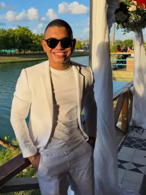 Miguel Polo Polo publica foto con 'te amo' y desata especulaciones sobre su vida sentimental