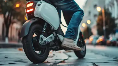 Motos eléctricas en Colombia: ¿Cuáles requieren revisión técnico-mecánica y cómo evitar multas?