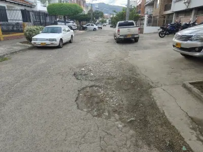 Obra vial inconclusa en Cali: Residentes de Colseguros denuncian abandono por más de una década