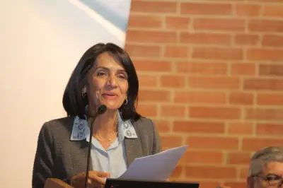 Olga Lucía Acosta defiende alza de tasas ante inflación del 5,5% en Colombia