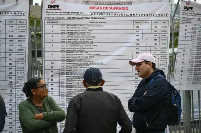 Perú celebra elecciones con 35 candidatos presidenciales en medio de crisis política