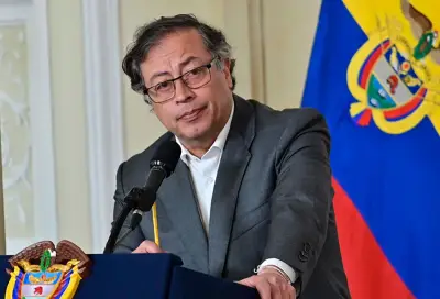 Petro amenaza con nuevo aumento al salario mínimo tras choque con Banco de la República