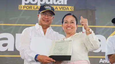 Petro entregó título de mina de oro al lado de batallón militar en Antioquia