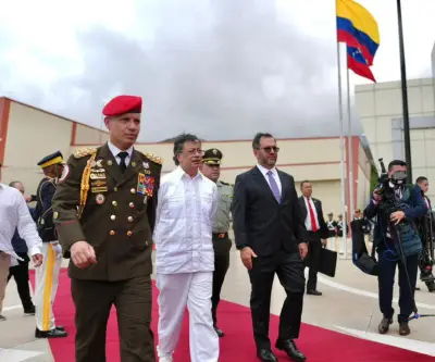 Petro y Delcy Rodríguez inician reunión en Caracas sobre seguridad fronteriza