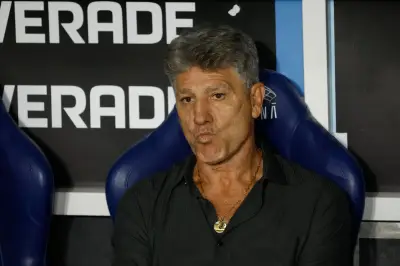 Renato Portaluppi critica adaptación de futbolistas colombianos y abre debate sobre formación