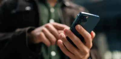 Seis usos prácticos para reutilizar su celular viejo y reducir la basura electrónica en Colombia