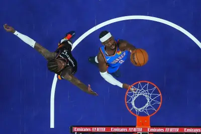 SGA anota 42 puntos y Thunder vence a Suns para tomar ventaja 3-0