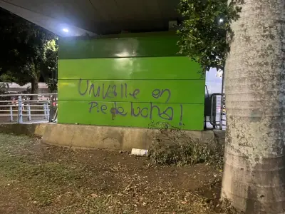 Vandalismo en siete estaciones del MÍO en Cali durante marcha de antorchas de Univalle