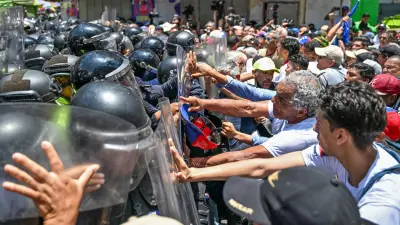 Venezuela: Protesta laboral dispersada con gases lacrimógenos en Caracas