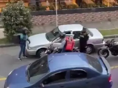 Video muestra agresión de domiciliarios a adulto mayor en Bogotá: Policía investiga