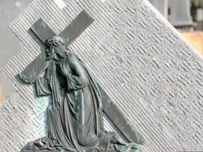 Viernes Santo: una reflexión profunda sobre la muerte de Jesús más allá de buscar culpables
