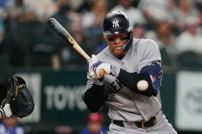 Yankees vencen 4-2 a Rangers con jonrones de Judge y Rice