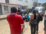 Adulto mayor lesionado tras caer en enorme hueco vial en barrio Panamericano de Cali