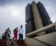 Brasil: Impagos récord amenazan ganancias bancarias y fintech ante incertidumbre económica