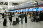 Caos en aeropuertos de EE.UU.: filas de 5 horas y miles de vuelos afectados