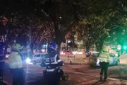 Caos vial en Bogotá: 400 vehículos mal parqueados bloquean la Carrera Quinta durante evento clandestino